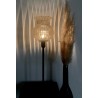 Lampe de table avec un abat-jour fleur en verre strié, doré vintage